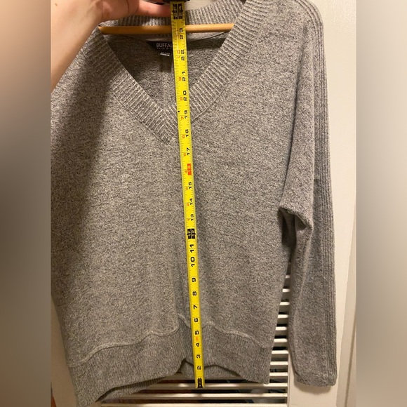 Buffalo David Bitton V-Neck Sweater Top - Picture 4 of 7